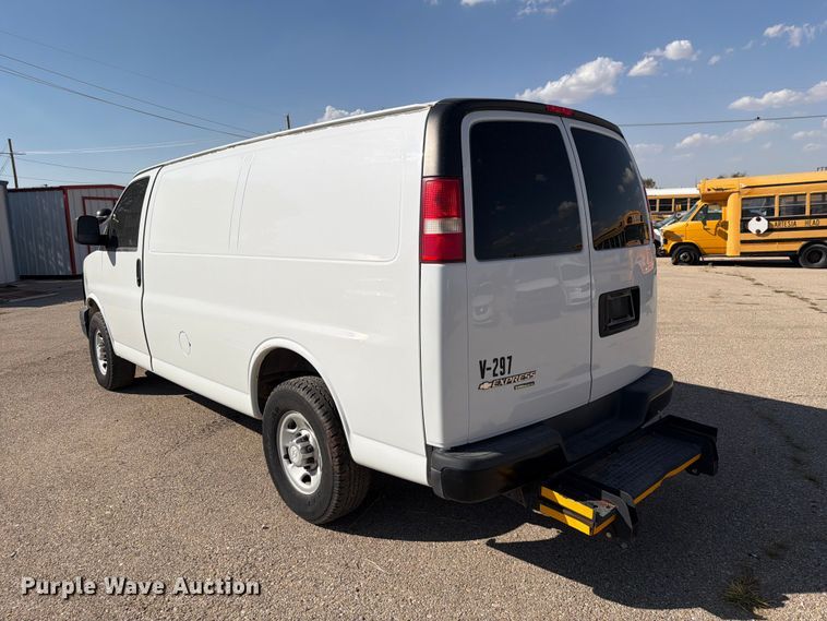 image for item DV8604 2015 Chevrolet Express 3500 van