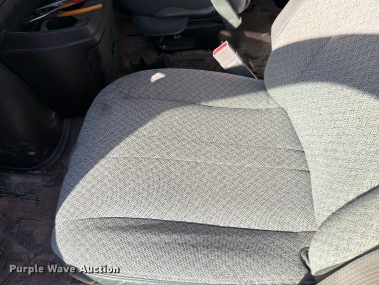 image for item DV8604 2015 Chevrolet Express 3500 van
