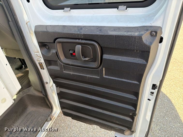 image for item DV8604 2015 Chevrolet Express 3500 van