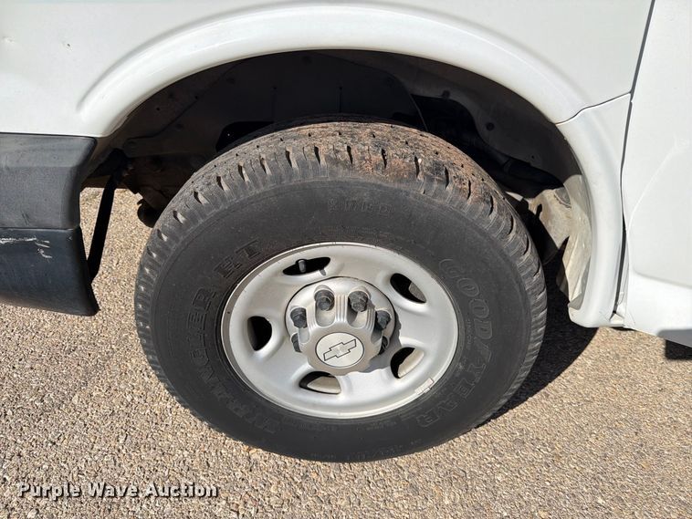 image for item DV8604 2015 Chevrolet Express 3500 van