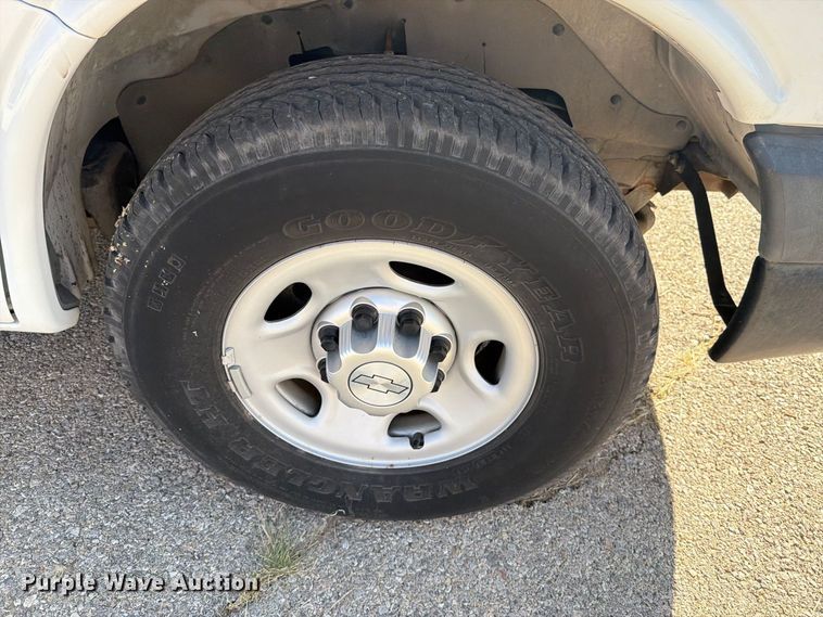image for item DV8604 2015 Chevrolet Express 3500 van