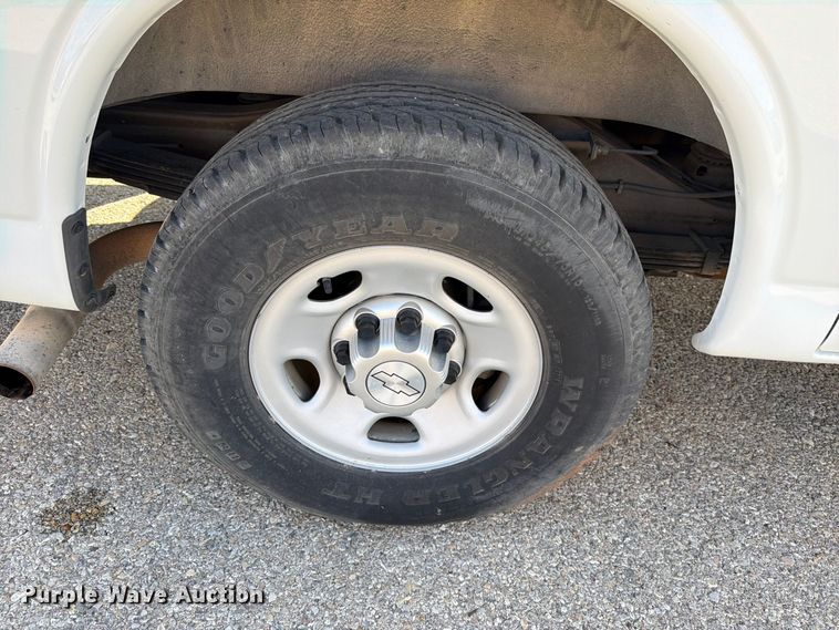 image for item DV8604 2015 Chevrolet Express 3500 van