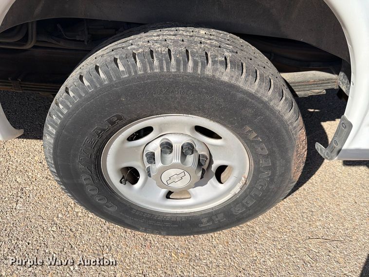image for item DV8604 2015 Chevrolet Express 3500 van