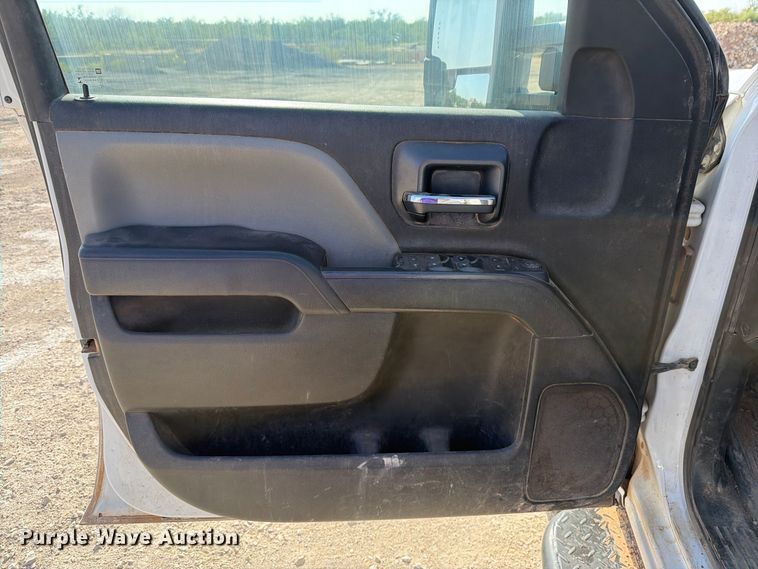 image for item DV8608 2017 Chevrolet Silverado 2500 Crew Cab pickup truck