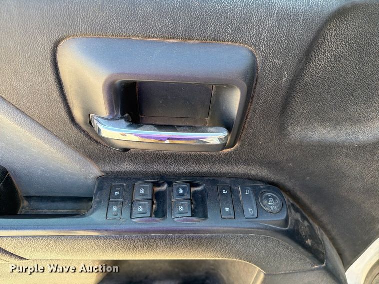 image for item DV8608 2017 Chevrolet Silverado 2500 Crew Cab pickup truck
