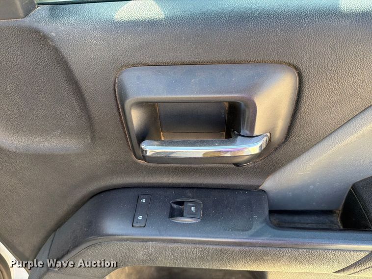 image for item DV8608 2017 Chevrolet Silverado 2500 Crew Cab pickup truck