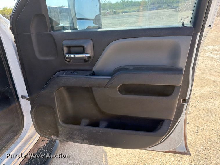 image for item DV8608 2017 Chevrolet Silverado 2500 Crew Cab pickup truck