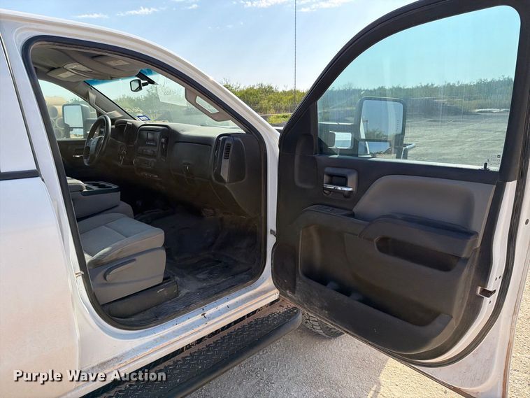 image for item DV8608 2017 Chevrolet Silverado 2500 Crew Cab pickup truck