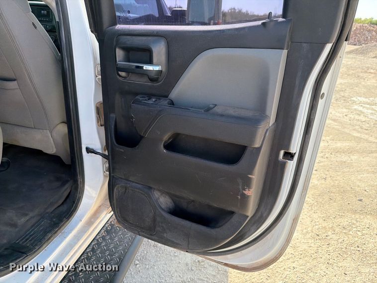image for item DV8608 2017 Chevrolet Silverado 2500 Crew Cab pickup truck