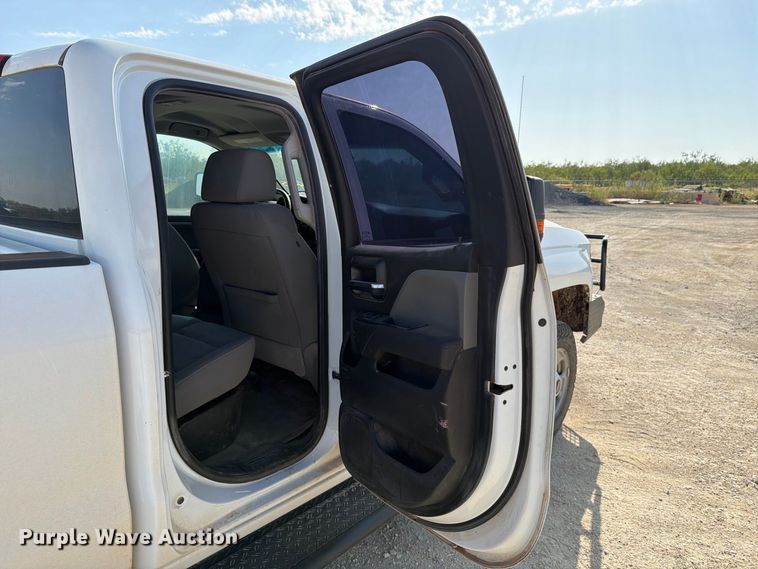 image for item DV8608 2017 Chevrolet Silverado 2500 Crew Cab pickup truck