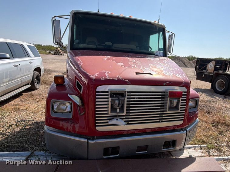 image for item DV8610 1994 Freightliner FL60 flatbed truck