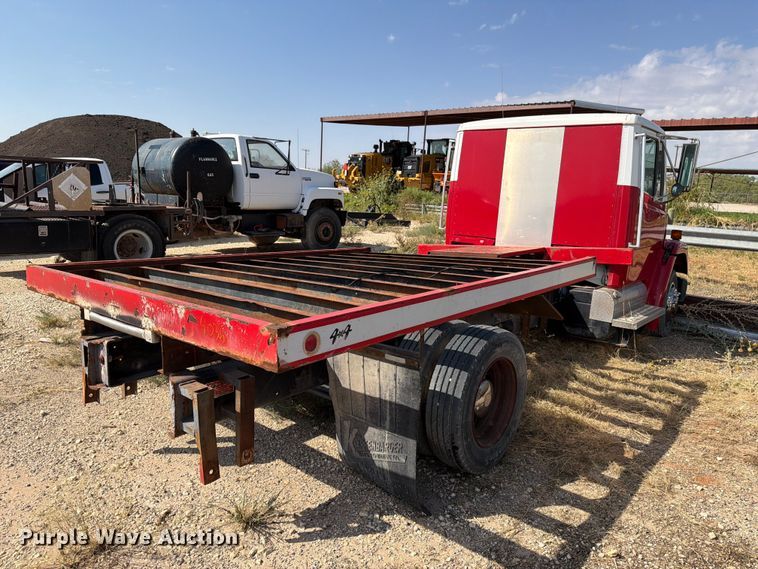 image for item DV8610 1994 Freightliner FL60 flatbed truck