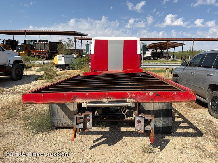 image for item DV8610 1994 Freightliner FL60 flatbed truck