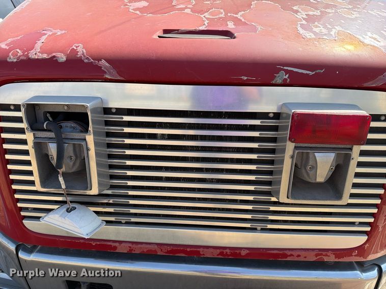 image for item DV8610 1994 Freightliner FL60 flatbed truck