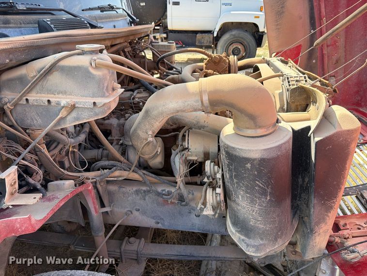 image for item DV8610 1994 Freightliner FL60 flatbed truck