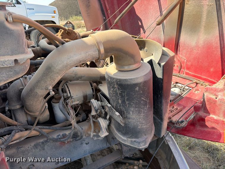 image for item DV8610 1994 Freightliner FL60 flatbed truck