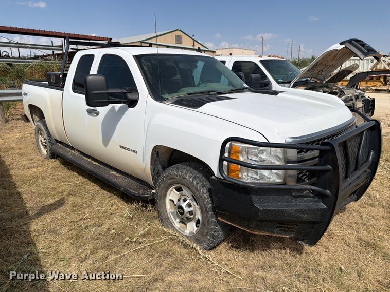 image for item DV8613 2013 Chevrolet Silverado 2500 Ext. Cab pickup truck