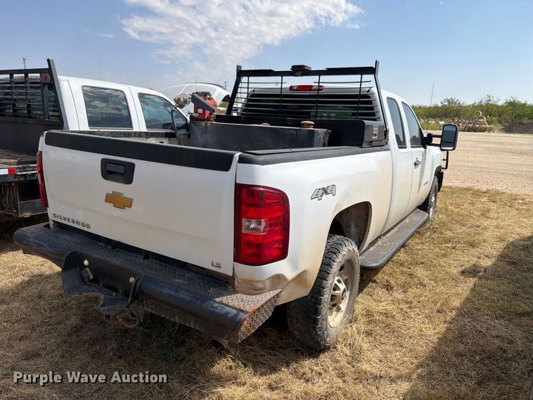 image for item DV8613 2013 Chevrolet Silverado 2500 Ext. Cab pickup truck