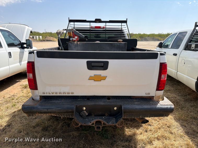 image for item DV8613 2013 Chevrolet Silverado 2500 Ext. Cab pickup truck