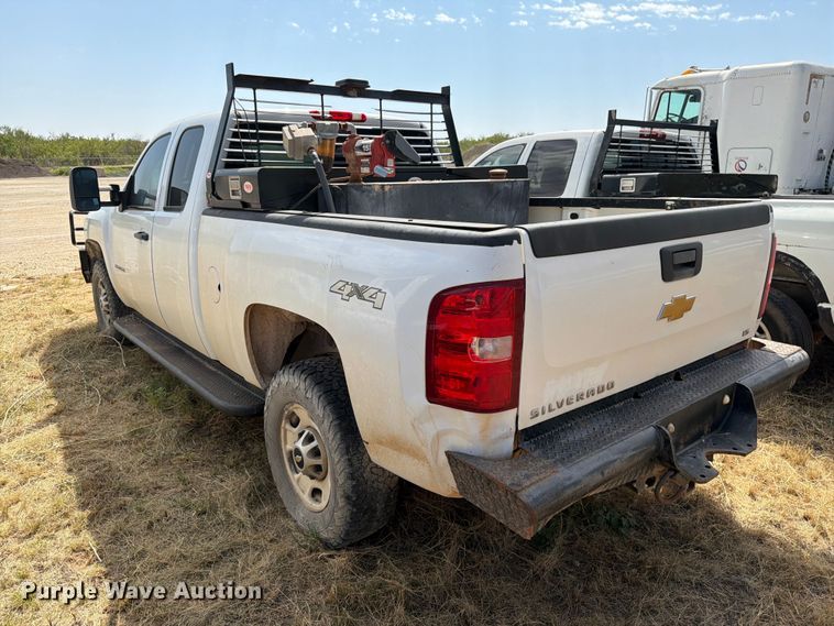 image for item DV8613 2013 Chevrolet Silverado 2500 Ext. Cab pickup truck