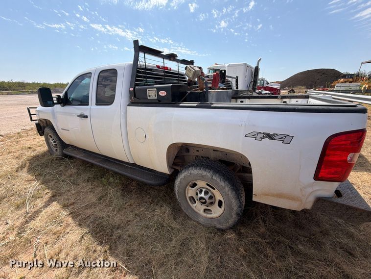image for item DV8613 2013 Chevrolet Silverado 2500 Ext. Cab pickup truck