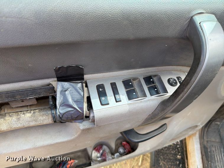 image for item DV8613 2013 Chevrolet Silverado 2500 Ext. Cab pickup truck
