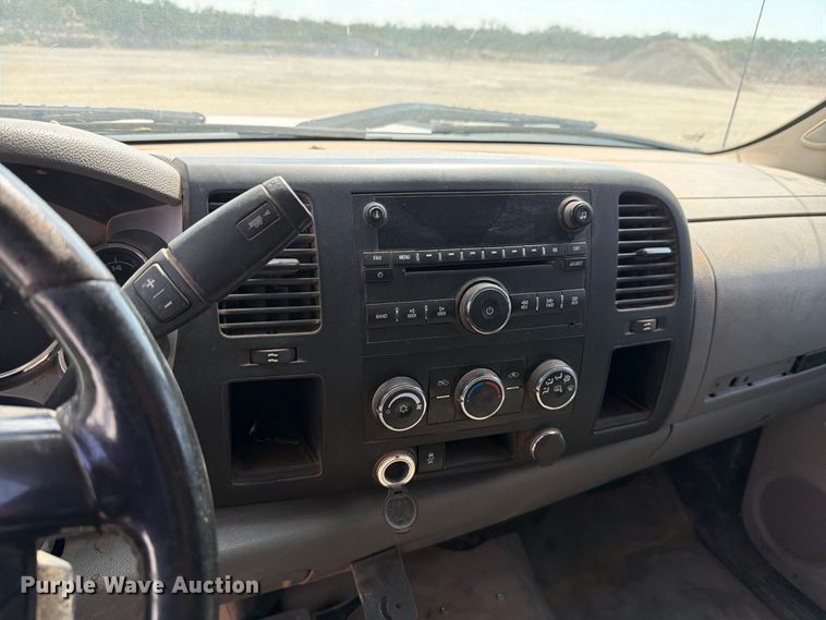 image for item DV8613 2013 Chevrolet Silverado 2500 Ext. Cab pickup truck