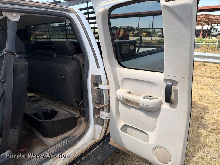 image for item DV8613 2013 Chevrolet Silverado 2500 Ext. Cab pickup truck