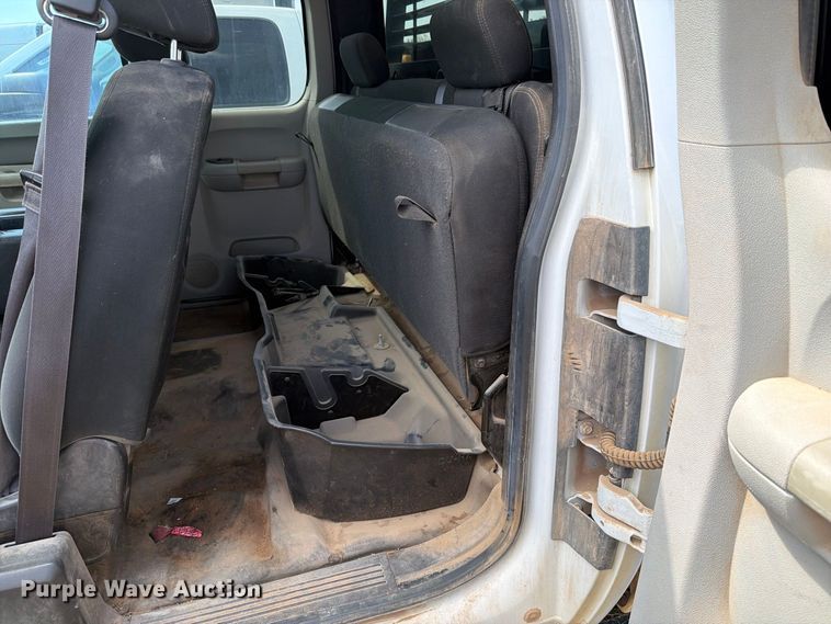 image for item DV8613 2013 Chevrolet Silverado 2500 Ext. Cab pickup truck