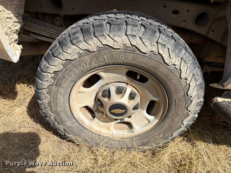 image for item DV8613 2013 Chevrolet Silverado 2500 Ext. Cab pickup truck