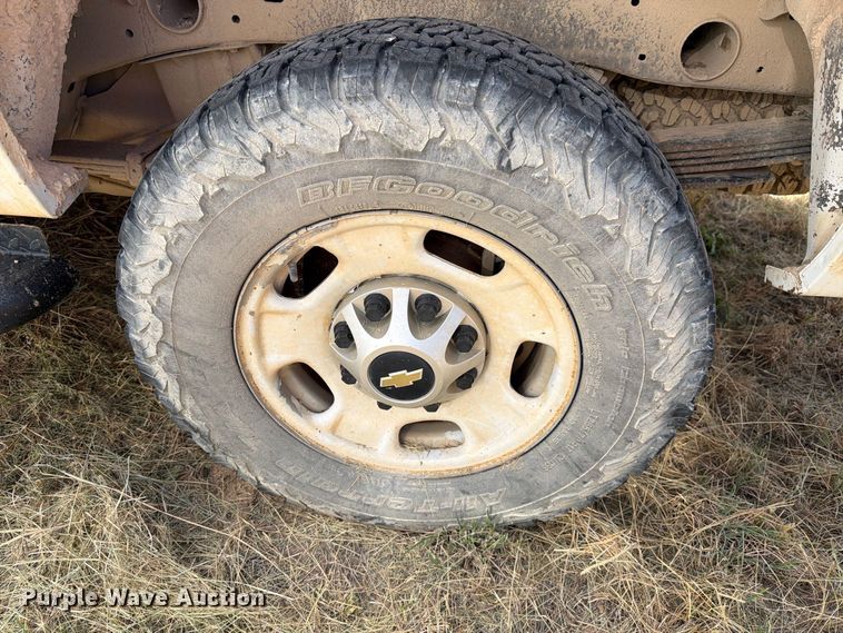 image for item DV8613 2013 Chevrolet Silverado 2500 Ext. Cab pickup truck