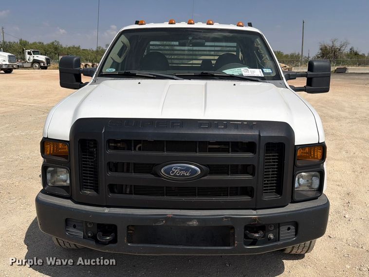 image for item DV8614 2009 Ford F350 Super Duty Crew Cab flatbed pickup truck