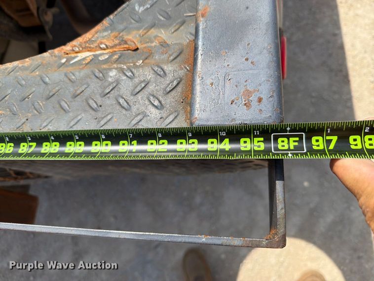 image for item DV8614 2009 Ford F350 Super Duty Crew Cab flatbed pickup truck