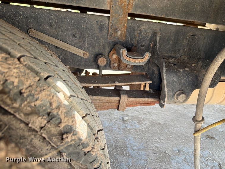 image for item DV8614 2009 Ford F350 Super Duty Crew Cab flatbed pickup truck