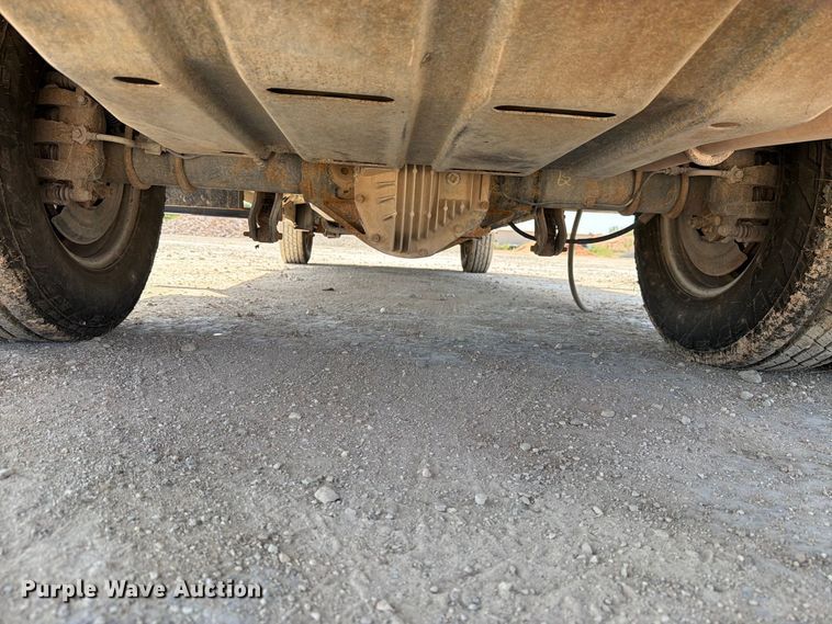 image for item DV8614 2009 Ford F350 Super Duty Crew Cab flatbed pickup truck