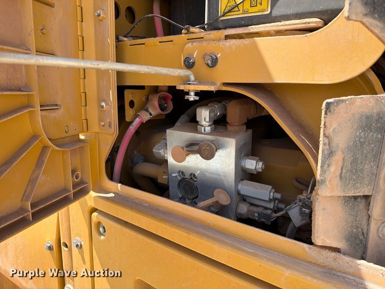 image for item DV8616 2020 Caterpillar 150 motor grader