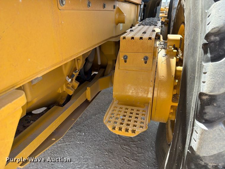 image for item DV8616 2020 Caterpillar 150 motor grader