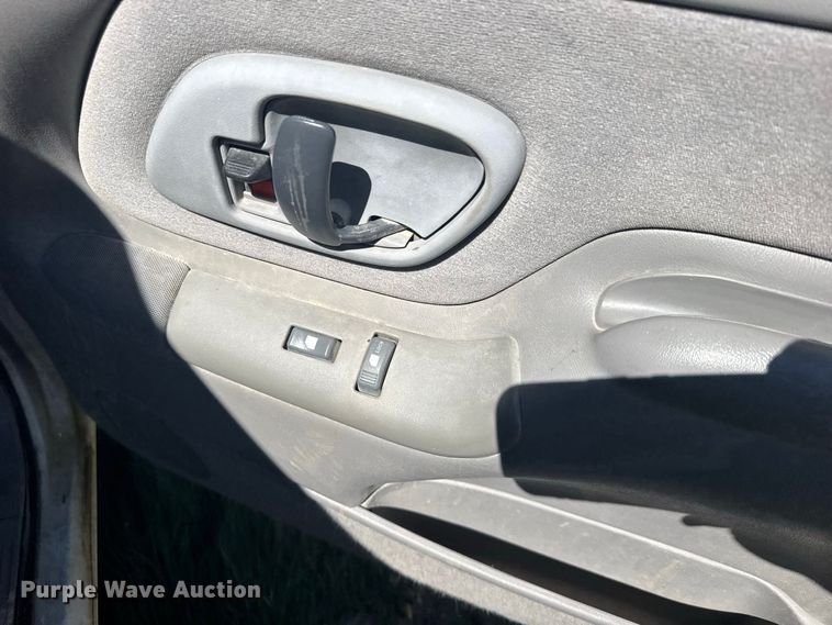 image for item DY3243 1999 GMC Suburban SUV