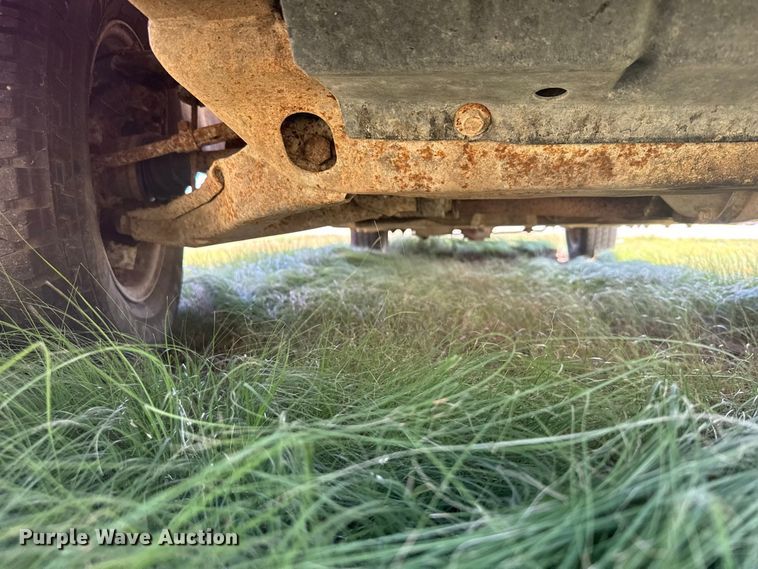image for item DY3243 1999 GMC Suburban SUV