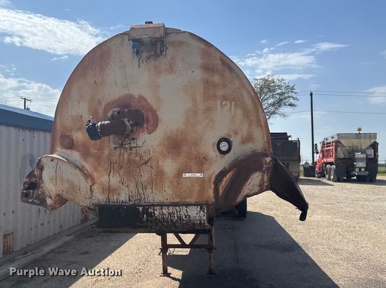 image for item DY3305 1958 Moser tank trailer