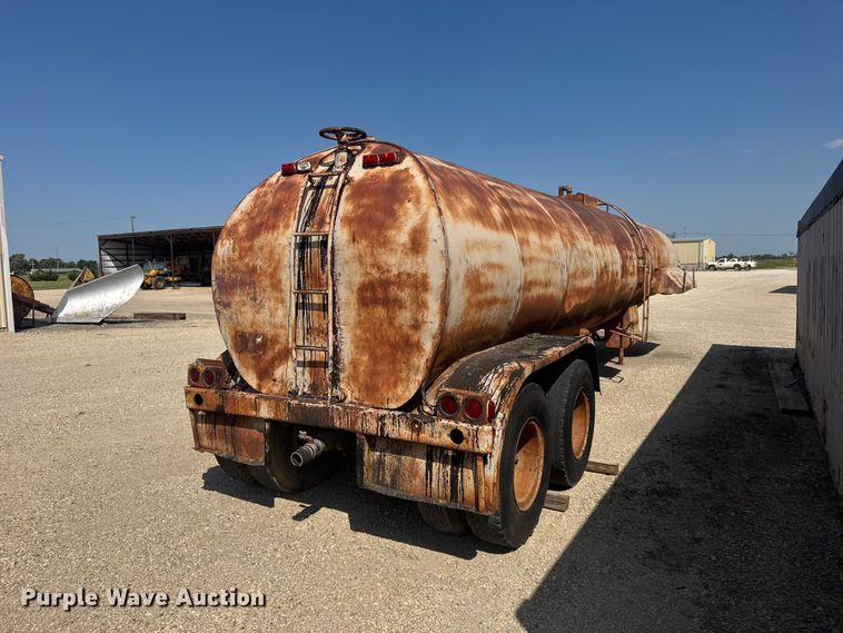 image for item DY3305 1958 Moser tank trailer