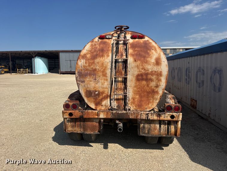 image for item DY3305 1958 Moser tank trailer