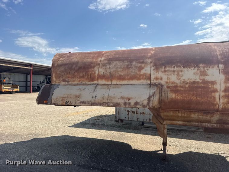 image for item DY3305 1958 Moser tank trailer