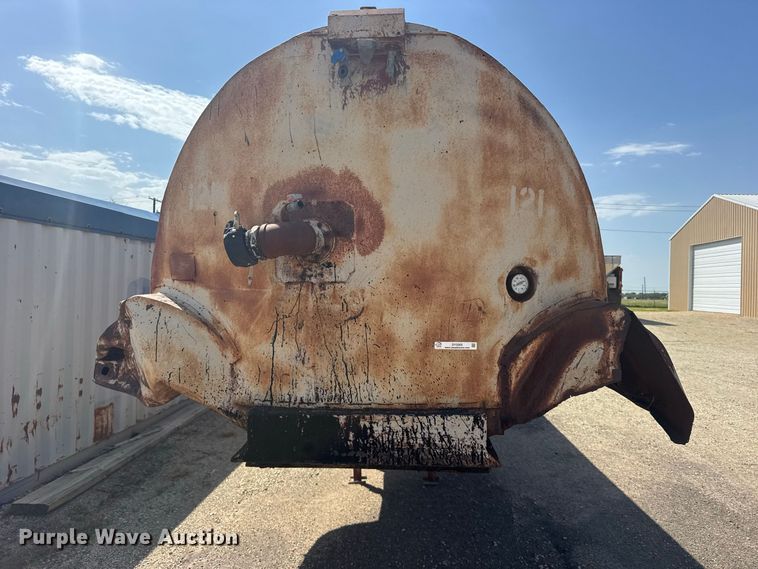 image for item DY3305 1958 Moser tank trailer