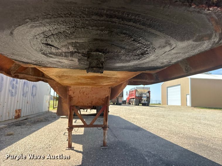 image for item DY3305 1958 Moser tank trailer