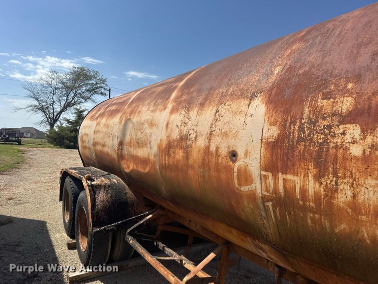 image for item DY3305 1958 Moser tank trailer