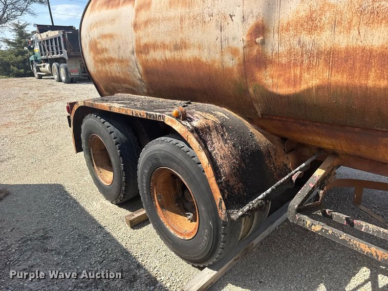 image for item DY3305 1958 Moser tank trailer