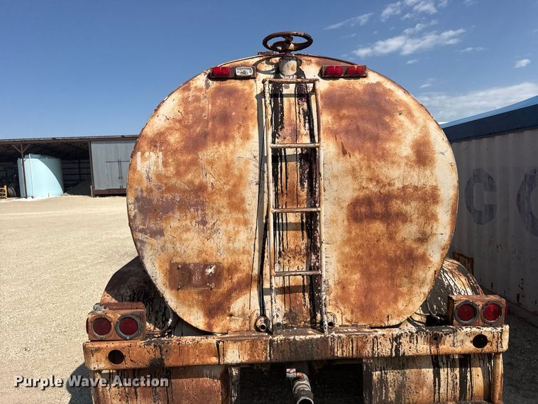 image for item DY3305 1958 Moser tank trailer