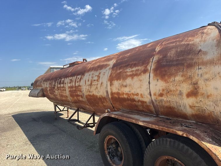 image for item DY3305 1958 Moser tank trailer
