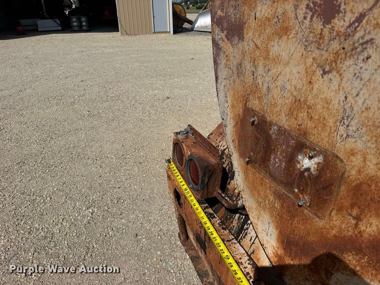 image for item DY3305 1958 Moser tank trailer